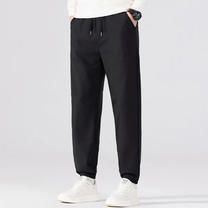 Pantalon décontracté homme en soie glacée haute élasticité, couleur unie, coupe droite, respirant, nouveau modèle été, avec logo personnalisé - Product Image 3