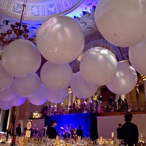 Fournisseurs en gros de ballons ronds en latex blancs de 300 g et 120 pouces pour les anniversaires, les mariages, les fêtes et les décorations - Product Image 6