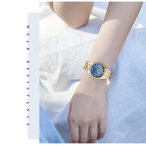 นาฬิกาควอตซ์ผู้หญิง CURREN 9103 - นาฬิกาข้อมือสแตนเลสสตีลทรงบางหรูหรา กันน้ำ พร้อมเข็มเรืองแสงสำหรับสุภาพสตรี - Product Image 2