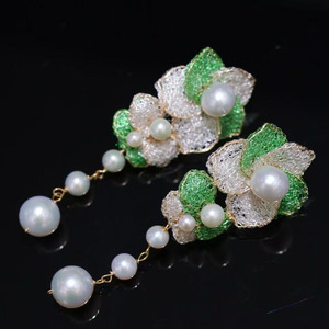 Boucles d'oreilles florales faites à la main avec perles d'eau douce, boucles d'oreilles en maille de fil de fer plaqué or 14 carats, boucles d'oreilles pendantes en perles naturelles de 3 à 10 mm pour femmes - Product Image 2