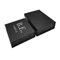 Boîte cadeau en papier noir de qualité supérieure, impression de logo en feuille d'or, couvercle à rabat magnétique, emballage pour bijoux, montres et cadeaux d'affaires