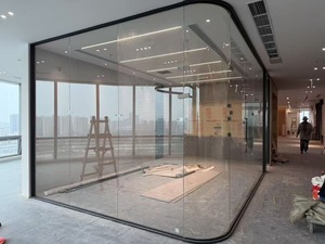 <span class=keywords><strong>Cloison</strong></span> en verre sans cadre Diviseur de bureau Mur de verre <span class=keywords><strong>amovible</strong></span> Simple vitrage Diviseur d'espace de bureau moderne Verre contemporain - Product Image 5