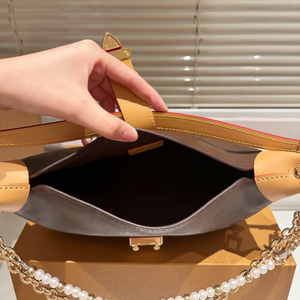 <span class=keywords><strong>Borsa</strong></span> a Tracolla da Donna all'Ingrosso, <span class=keywords><strong>Borsa</strong></span> Moda di Marca, <span class=keywords><strong>Borsa</strong></span> a Tracolla di Lusso Firmata - Product Image 4