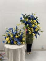 W-D042 Composition florale artificielle pour sol, arrangement floral de mariage, fleur artificielle citron jaune et bleue