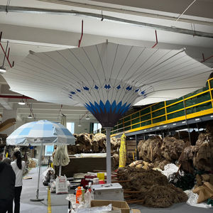 <span class=keywords><strong>Parasol</strong></span> Tulipe <span class=keywords><strong>Électrique</strong></span> Léger en Aluminium avec Cadre, Imperméable et Éclairage LED, Idéal pour Jardin, Piscine et Mobilier d'<span class=keywords><strong>Extérieur</strong></span> Résistant - Product Image 1