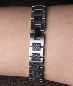 Meilleures Ventes Bracelet Haut de Gamme en Acier Inoxydable Motif Crocodile Acier Titane Germanium Géométrique Unique et Élégant - Product Image 6