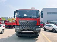 Camion de pose de grue à flèche hydraulique Dongfeng CLW 15T avec moteur et pompe intégrés sur remorque à plateau