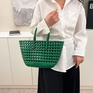 Sacs à main en PVC tissé tendance, sacs fourre-tout en PVC pour femme, sacs fourre-tout imperméables pour les voyages en plein air, la plage et le shopping - Product Image 4
