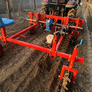Transplanteur de semis de pastèque monté sur tracteur - Product Image 3