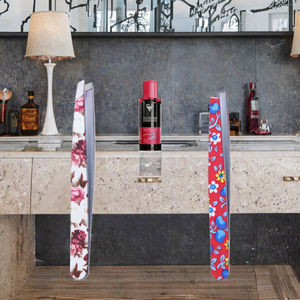 Pinzas para Cejas con Punta Inclinada y Estampado Floral, Recubiertas, con Logotipo Personalizado, Ecológicas, de Acero Inoxidable - Product Image 3