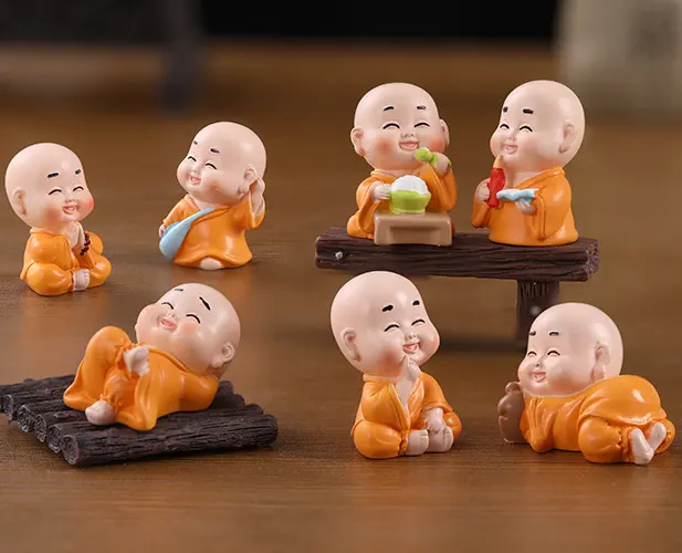 4 Designs Shaolin kleine süße Baby Bouhha Mönch beten Figuren Statuen religiöse Figur