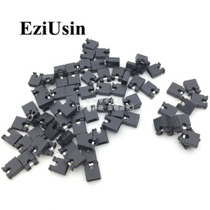 Connecteurs de broches ouvertes EziUsin Jumper Caps 2,54 mm noirs à insertion droite - Product Image 1