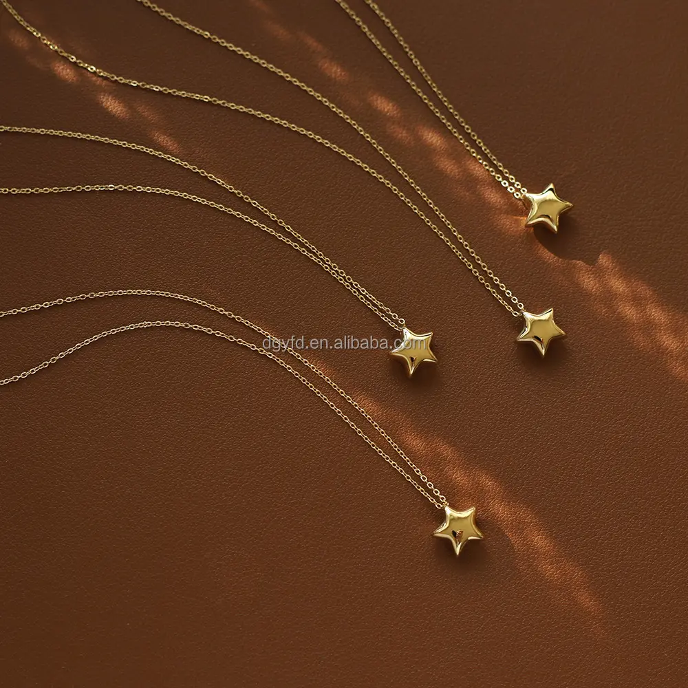 Collana girocollo con ciondolo a forma di stella in acciaio inossidabile con ciondolo in oro 18K collana a catena per donne e ragazze gioielli portafortuna