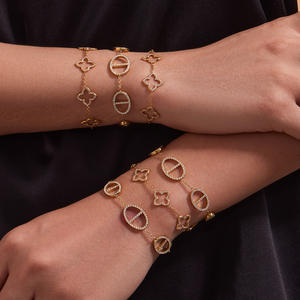 Haut de gamme 18K Plaqué Or De Luxe Grande Roue Niche Bracelet Plein Diamant Fleur À Quatre Feuilles Bracelets De Mode Élégant En Acier Inoxydable - Product Image 1