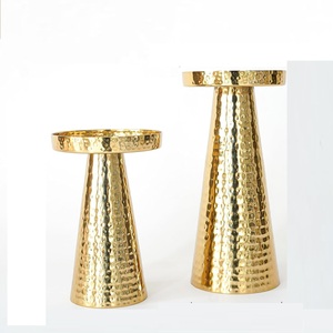 Bougeoir pilier en métal martelé doré brillant support décoratif élégant pour l'intérieur de la maison et la décoration de table de Noël 2025 - Product Image 3