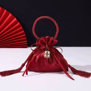 Nouvelle Arrivée : Pochette en Soie Rouge avec Cordon de Serrage, Sac Cadeau pour Bonbons et Bijoux avec Nœud, Idéal pour Anniversaire, Mariage, Emballage Textile - Product Image 3