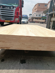 Troncos de Alerce Siberiano de Alta Calidad, Madera Sólida Natural y Duradera, Diseño Contemporáneo para la Fabricación de Muebles de Exterior para Hoteles - Product Image 4