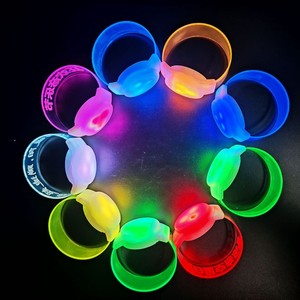 Bracelet lumineux magnétique H 012 avec impression de logo pour accessoires de concert, éclairage de fête - Product Image 1