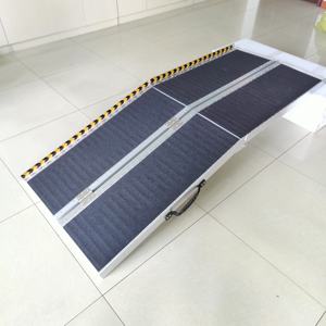 नॉन स्किड ट्रैक्शन फोल्डिंग एल्यूमिनियम व्हीलचेयर रैंप स्कूटर मोबिलिटी हैंडीकैप पोर्टेबल रैंप - Product Image 4