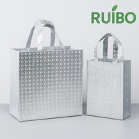 Sac à provisions non tissé personnalisé de haute qualité sac fourre-tout laser bon marché avec longue poignée pour un usage quotidien pour le stockage de vêtements