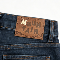 Étiquettes personnalisées rectangulaires en cuir PU avec logo, pressées à chaud, pour jeans en denim, accessoires de vêtements à coudre, vente en gros OEM