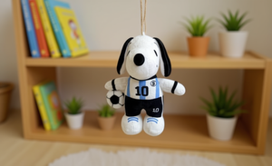 Peluche di Snoopy con Maglia da Calcio, 15 Cm, Giocattolo da Appendere per Bambini dai 2 ai 4 Anni, Unisex, Morbido Animale di Peluche con Pallone - Product Image 2