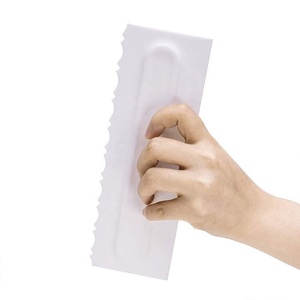 Peigne à décorer les gâteaux, lisseur de glaçage, <span class=keywords><strong>spatule</strong></span> à glaçage, outil à glaçage, peigne à décorer <span class=keywords><strong>et</strong></span> lisseur de glaçage, plastique, dentelé, pour gâteaux - Product Image 4