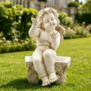 Statua in Resina di Cherubino che Saluta da una Panchina, Bianco Antico, Piccola Figurina d'Angelo, Scultura Decorativa per Giardino - Product Image 1
