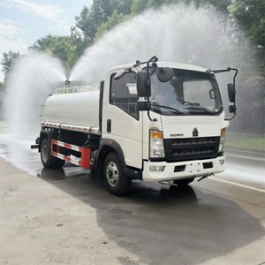 Camión Cisterna Sinotruk Howo 4X2 de 5 CBM, Camión Rociador de Agua Howo de 5000 L, Aspersor de Calle con Agua a Alta Presión, Personalizado - Product Image 3