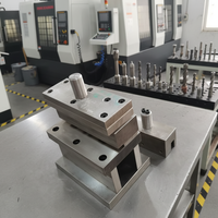 Presse hydraulique multifonctionnelle pour le poinçonnage, le pliage et le façonnage de trous