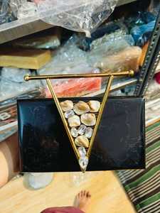 Embragues de resina hechos a medida con asas decorativas de latón y adornos ideales para reventa en tiendas de accesorios de moda - Product Image 6