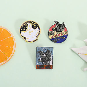 Эмалированная брошь в виде собаки - Product Image 2