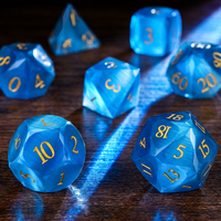 7PCS Multi Faceted Blue Cat Eye Glass Polyhedral D & D Dice Set avec un design écologique fait à la main pour Donjons et Dragons