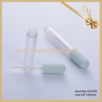 Vente en gros Brillant à lèvres en capsule de 6ml avec logo personnalisé bleu en caoutchouc Tube personnalisé avec pinceau