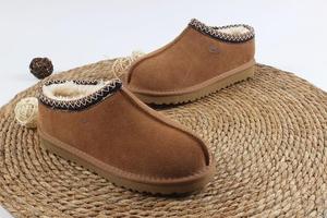 OEM/ODM Cozy Home Casual Shoes, Material de gamuza al aire libre e Interior Superior Calidez Color arena UGGs Zapatilla de mujer - Product Image 4