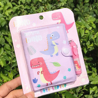 Nettes kleines Buchtagebuch des kreativen Dinosauriers mit zufälligem Notizbuch des Stiftes, Geburtstags geschenk preise der Kinder