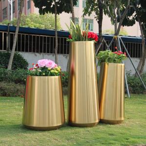 Jarrón de Piso Grande Dorado de Lujo Moderno, Decoración para el Hogar, <span class=keywords><strong>Macetas</strong></span> Decorativas Altas para Interiores, Elegante Jardinera de Metal para Uso en Interiores - Product Image 5