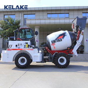 Camion malaxeur à béton autochargeur à cuve plate, camion malaxeur à ciment autoalimenté à cuve plate - Product Image 1