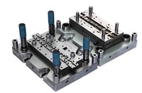 Matrice de découpe de précision pour la fabrication de boîtiers électriques