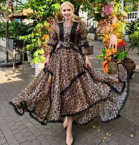 Abiti Lunghi Floreali <span class=keywords><strong>Retrò</strong></span> Scuro Autunno 2025 Maniche Lunghe con Cintura in Vita Ampio Gonna Vestito di Nicchia di Alta Gamma <span class=keywords><strong>Abbigliamento</strong></span> Femminile - Product Image 6