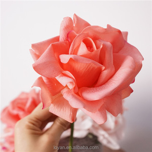 Ramo <span class=keywords><strong>de</strong></span> Rosas Artificiales <span class=keywords><strong>de</strong></span> Alta Calidad con Tacto Real, Tallo Corto, <span class=keywords><strong>Flores</strong></span> Artificiales <span class=keywords><strong>de</strong></span> Lujo, Decoración Elegante para Graduación - Product Image 6