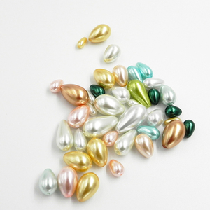 De La Perla de hilos de perlas pendientes - Product Image 1