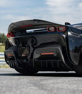 ชุดแต่งคาร์บอนไฟเบอร์สำหรับ Ferrari SF90 รุ่นอัพเกรด 1016-Style ประกอบด้วยลิ้นหน้า สเกิร์ตข้าง สปอยเลอร์ ดิฟฟิวเซอร์ สภาพใหม่ - Product Image 6