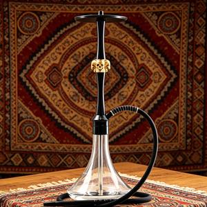 Cachimba de Vidrio Negro con Base de Calavera en Tono Dorado, Pipa de Agua Moderna para Bares y Salones - Product Image 6