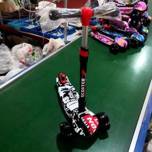 Vente en gros de jouets pour enfants, Scooter à pied 3 roues en Pu, trottinette à pied à vendre - Product Image 3