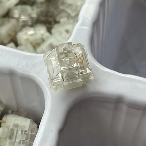 สวิตช์ TTC <span class=keywords><strong>Frozen</strong></span> Switch V2 สำหรับคีย์บอร์ดแบบกลไก แบบเงียบ ไม่มีเสียง 39 กรัม 3 ขา RGB สวิตช์โปร่งใส - Product Image 6