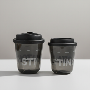 Gobelets jetables en <span class=keywords><strong>plastique</strong></span> PET <span class=keywords><strong>noir</strong></span> transparent de 90 mm en forme de U, personnalisables avec logo, de 10 à 24 oz, pour café, boba, boissons froides, avec couvercle - Product Image 1
