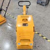 Compacteur vibrant à essence autoporté haute efficacité 133 kg 30 KN pour la compactation de l'asphalte routier et du sol