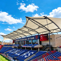 Structure de toiture en membrane tendue en PTFE pour arènes sportives et hôtels, résistante au feu et anticorrosion