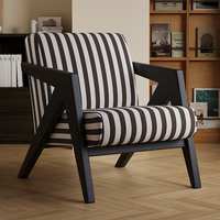 Fauteuil de salon moderne de luxe nordique en bois massif, confortable et élégant, avec design décoratif capitonné pour salon et chambre à coucher